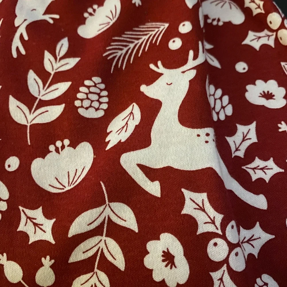 Touched By Nature Festive Holiday Print Crimson & White NWT Size 8